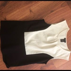 Ann Taylor flattering tank top size small
